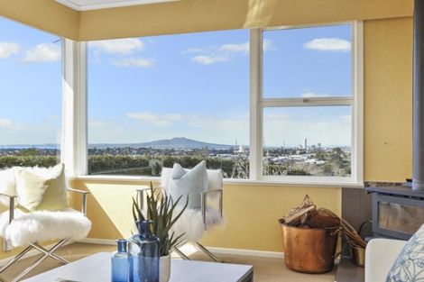 Photo of property in 12 Ross Avenue, Glenfield, Auckland, 0629