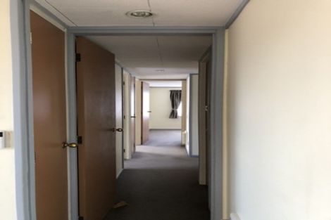 Photo of property in 32a Roseman Avenue, Mount Roskill, Auckland, 1041