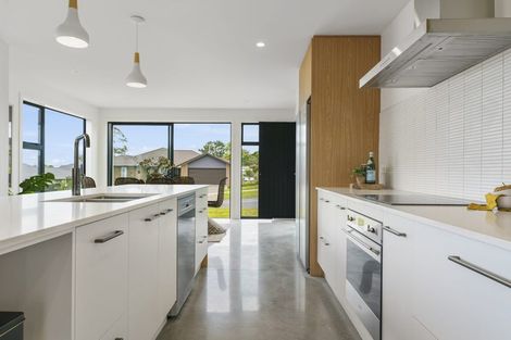 Photo of property in 7 Kayelene Place, Omokoroa, 3114