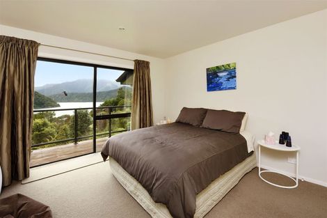 Photo of property in 10 Worlds End Road, Tennyson Inlet, 7195