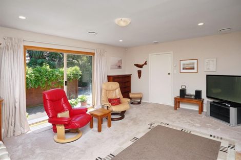 Photo of property in 8 Brookby Crescent, Avonhead, Christchurch, 8042