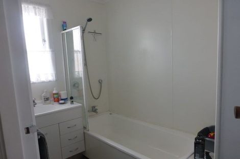 Photo of property in 36 Maui Pomare Street, Blockhouse Bay, Auckland, 0600