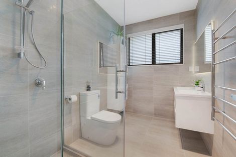 Photo of property in 87 Argent Lane, Wainui, 0932