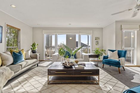 Photo of property in 2/32 Beresford Street, Bayswater, Auckland, 0622