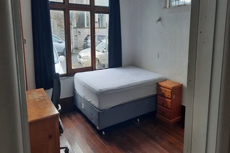 Photo of property in 11 Edge Hill, Mount Victoria, Wellington, 6011