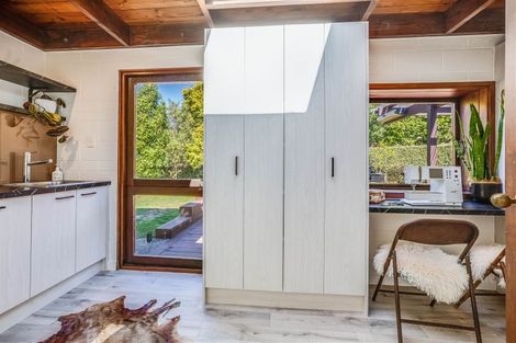 Photo of property in 182 Paremata Road, Paremata, Porirua, 5024