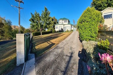 Photo of property in 10 Abbotsford Road, Waipawa, 4210