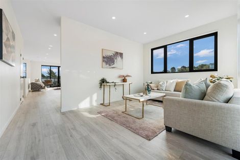 Photo of property in 25 Whakairo Crescent, Gulf Harbour, Whangaparaoa, 0930