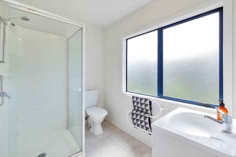 Photo of property in 3/70 Fernhill Way, Oteha, Auckland, 0632