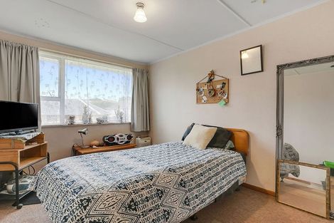 Photo of property in 19 Dimock Street, Titahi Bay, Porirua, 5022