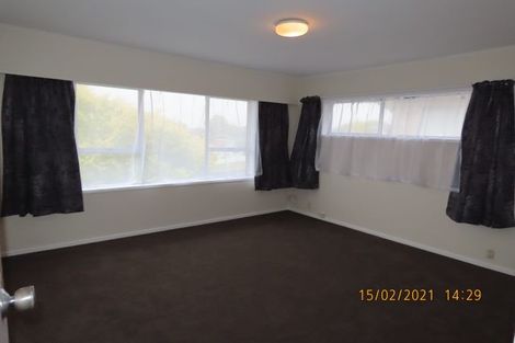 Photo of property in 8 Bodi Place, Te Atatu South, Auckland, 0610