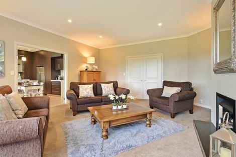 Photo of property in 62a Richmond Road, Carterton, 5713