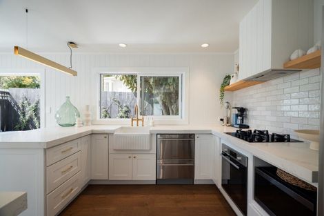 Photo of property in 2/6 Marsh Avenue, Forrest Hill, Auckland, 0620