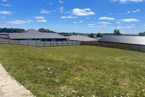 Photo of property in 42 Kerr Crescent, Patumahoe, 2679