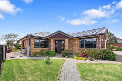 Photo of property in 16 Frame Place, Owhata, Rotorua, 3010