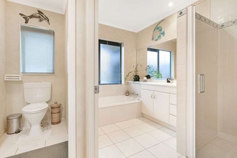 Photo of property in 37 Pacific Cove Drive, Papamoa Beach, Papamoa, 3118