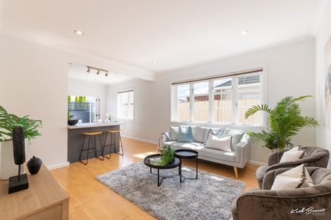 Photo of property in 33 Waiwhetu Road, Waiwhetu, Lower Hutt, 5010