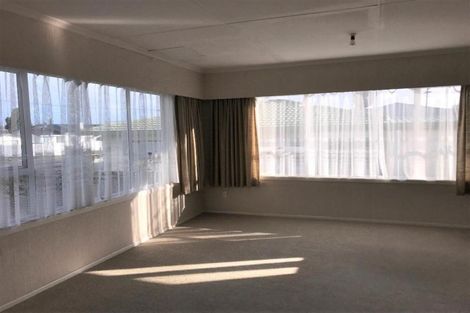 Photo of property in 221 Mangorei Road, Merrilands, New Plymouth, 4312