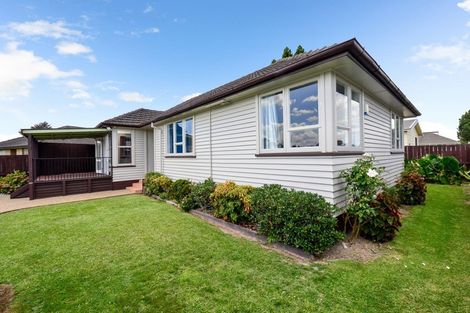 Photo of property in 18 Douglas Crescent, Fairfield, Hamilton, 3214