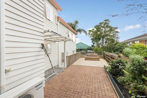 Photo of property in 13a Zion Road, Birkenhead, Auckland, 0626