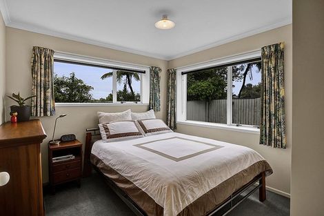 Photo of property in 14 Montana Place, Merrilands, New Plymouth, 4312