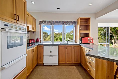 Photo of property in 28 Griggs Road, Whitford, Howick, 2571