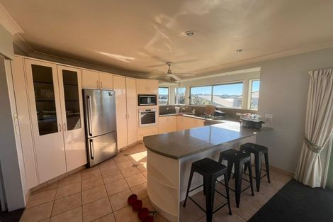 Photo of property in 2/10 Nadine Place, Mangere Bridge, Auckland, 2022