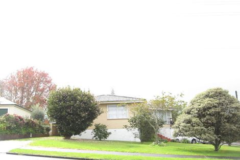 Photo of property in 66 Uxbridge Road, Mellons Bay, Auckland, 2014