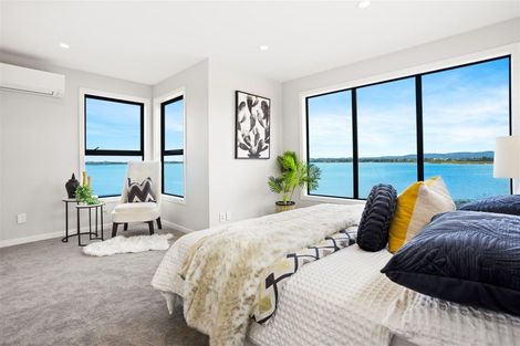 Photo of property in 5 Seawind Way, Hobsonville, Auckland, 0616