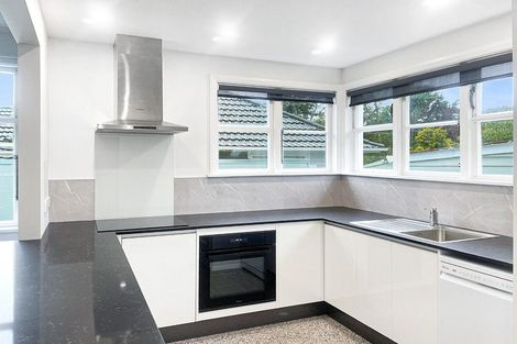 Photo of property in 31 Pinehaven Road, Pinehaven, Upper Hutt, 5019