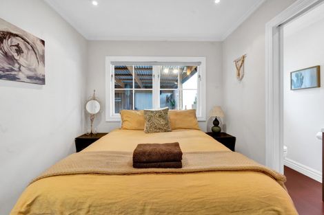 Photo of property in 35 Belt Road, Moturoa, New Plymouth, 4310