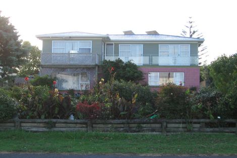 Photo of property in 106 Hepburn Road, Glendene, Auckland, 0602