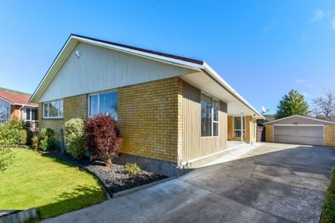 Photo of property in 17 Delaware Crescent, Russley, Christchurch, 8042