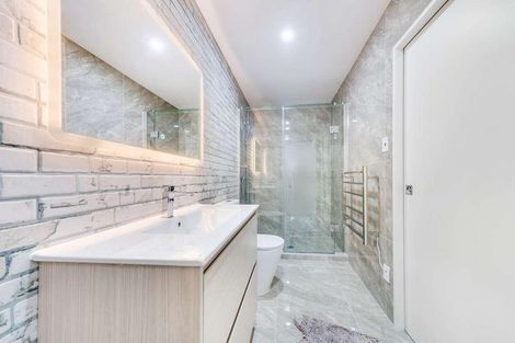 Photo of property in 2/7 Gambare Place, Wattle Downs, Auckland, 2103