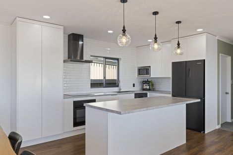 Photo of property in 23 Peace Avenue, Moturoa, New Plymouth, 4310