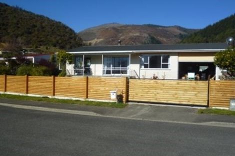 Photo of property in 3 Burn Place, The Brook, Nelson, 7010