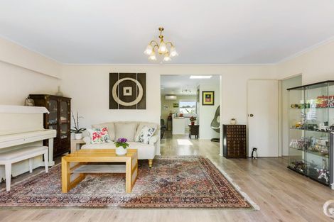 Photo of property in 3a Leiden Place, Totara Vale, Auckland, 0629