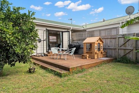 Photo of property in 16b Doncaster Drive, Papamoa Beach, Papamoa, 3118