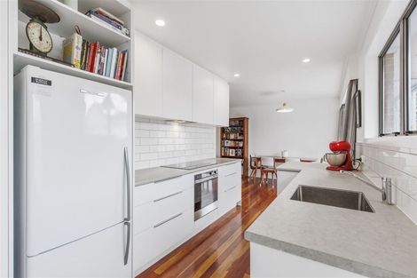 Photo of property in 2 May Avenue, Te Atatu South, Auckland, 0610