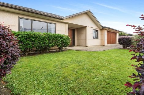 Photo of property in 73 Saint James Drive, Huntington, Hamilton, 3210