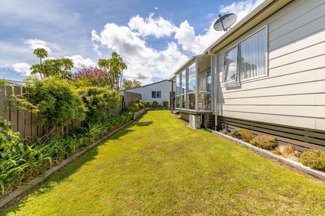 Photo of property in 6 Milne Place, Merrilands, New Plymouth, 4312