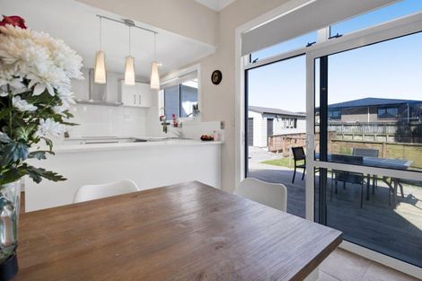 Photo of property in 35 Cordelia Street, Stratford, 4332