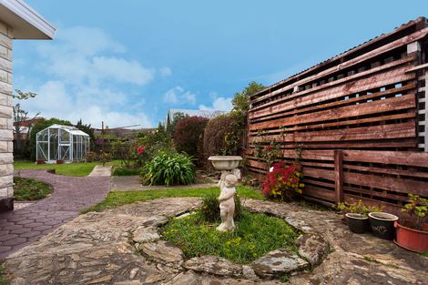 Photo of property in 1 Estuary Crescent, Fairfield, Dunedin, 9018