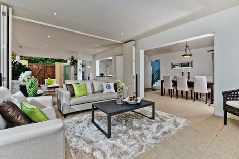 Photo of property in 1 Widdison Place, Albany, Auckland, 0632