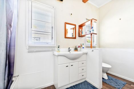 Photo of property in 20 Opoia Road, Hamilton East, Hamilton, 3216