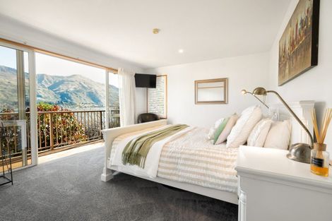 Photo of property in 32 Lismore Street, Wanaka, 9305