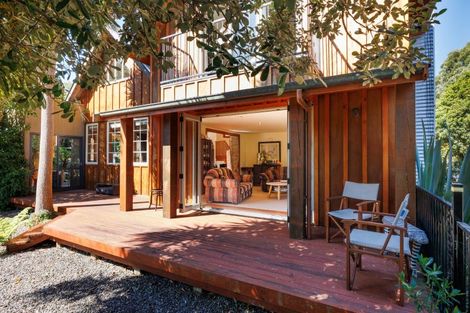 Photo of property in 355 Turitea Road, Turitea, Palmerston North, 4472