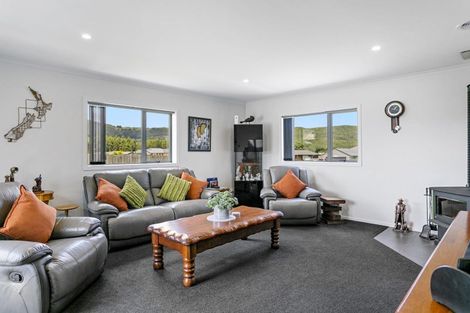 Photo of property in 8 Kahikatea Drive, Kinloch, Taupo, 3377