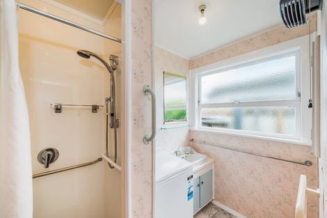 Photo of property in 21 Gray Avenue, Paraparaumu Beach, Paraparaumu, 5032