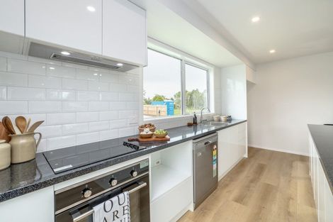 Photo of property in 3 Macrocarpa Lane, Carterton, 5713